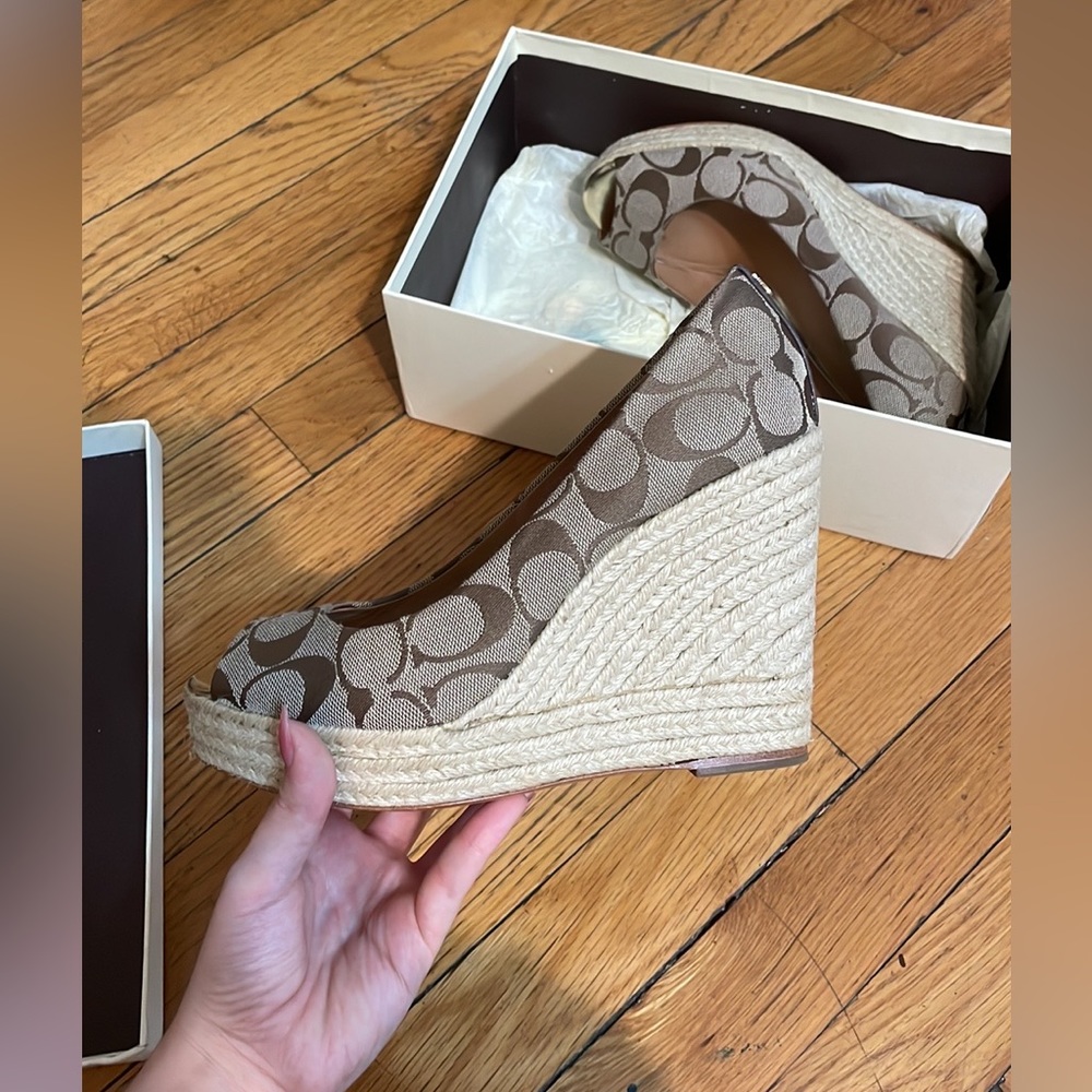 Coach Sandals 7.5